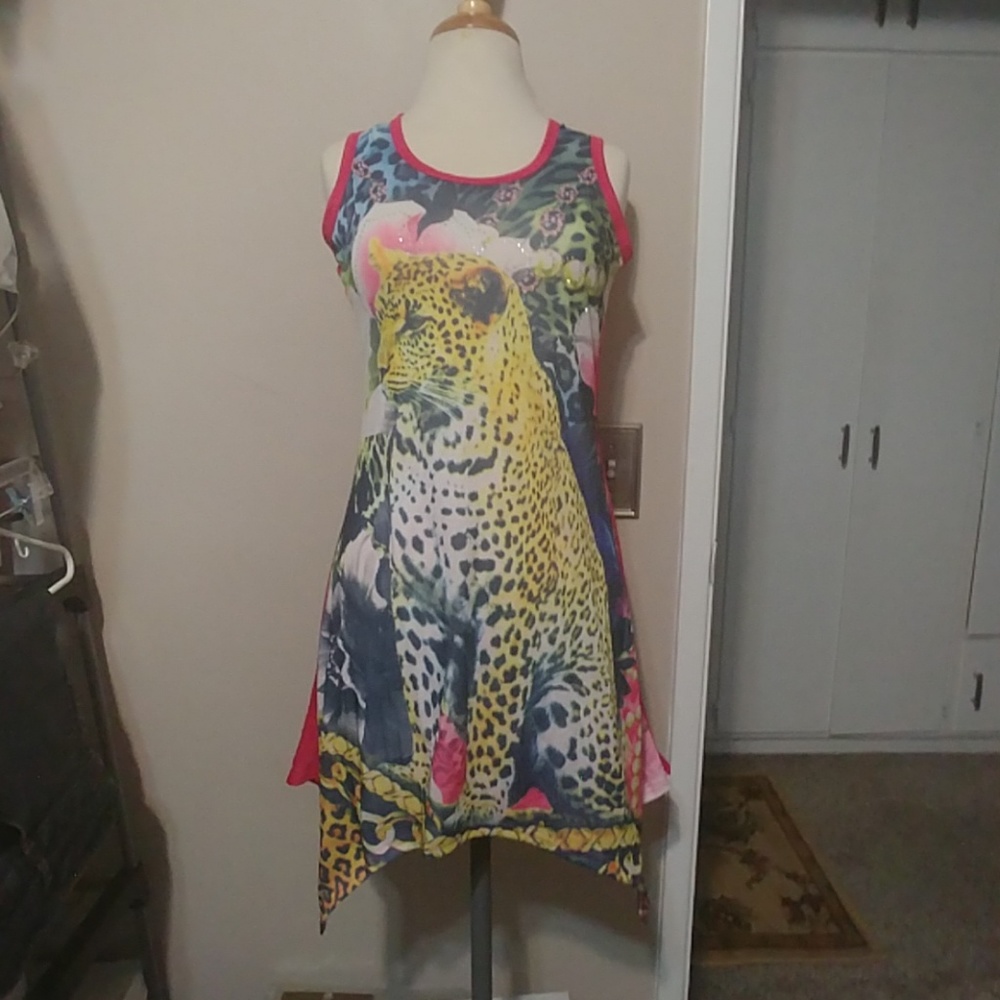Woman Sz M Tiger Lightweight Nightgown